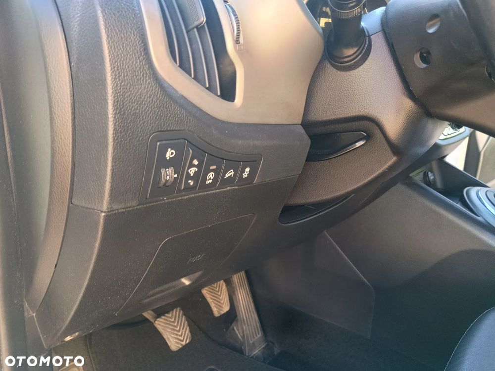 Kia Sportage 1.7 CRDI 2WD Attract - 28