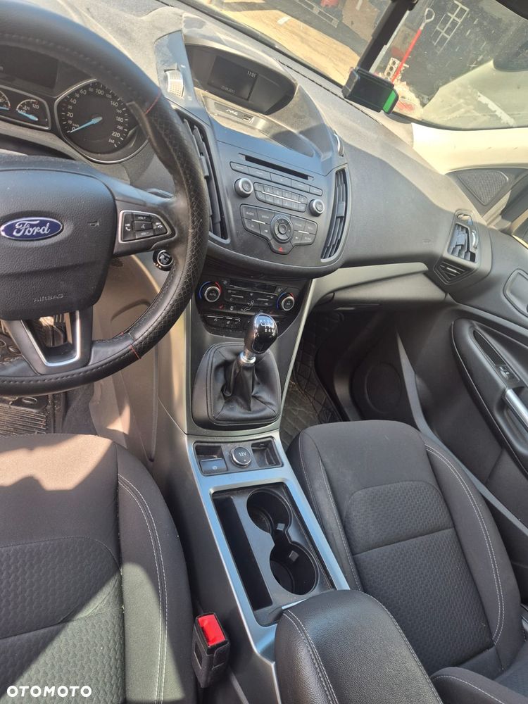 Ford Kuga 1.5 EcoBoost 2x4 Trend - 6