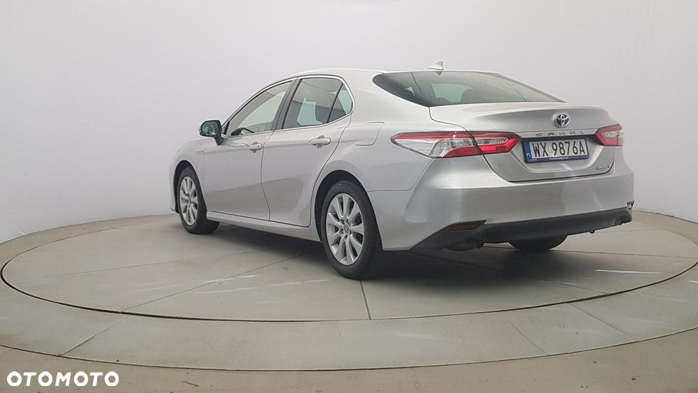 Toyota Camry - 5