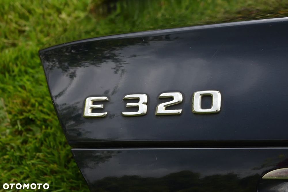 MERCEDES W211 SEDAN KLAPA TYLNA TYŁ 359 ORYGINAŁ - 3