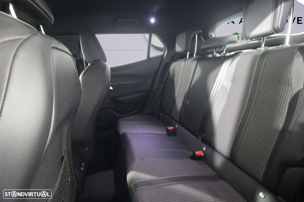Peugeot e-2008 - 13