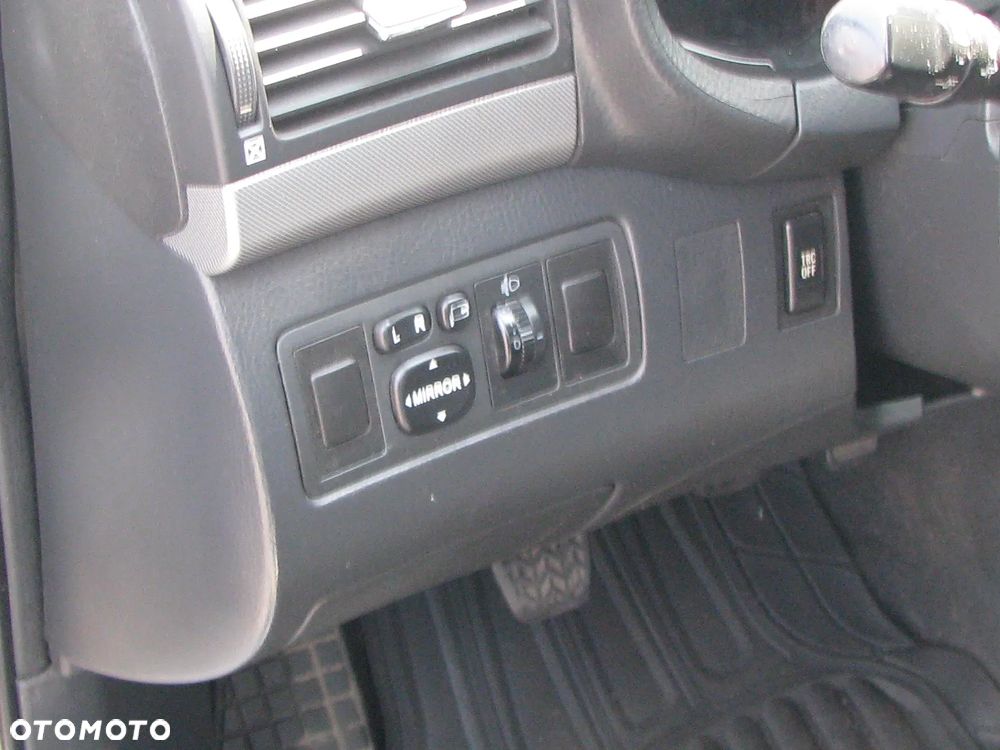 Toyota Avensis 2.0 D-4D Sol - 14