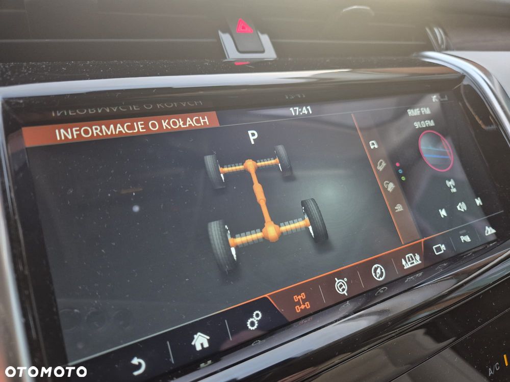 Land Rover Discovery Sport 2.0 D180 HSE - 4