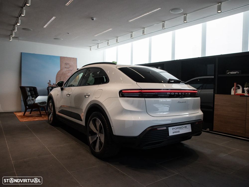 Porsche Macan Electric 4 - 10