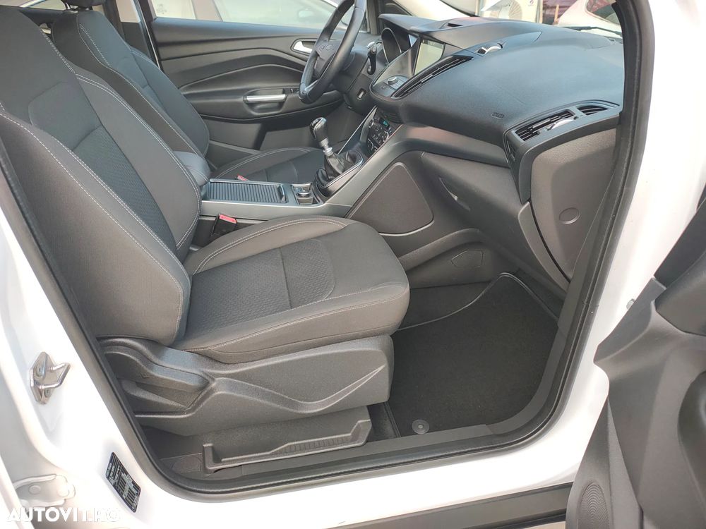 Ford Kuga 1.5 TDCi 2x4 Titanium - 15