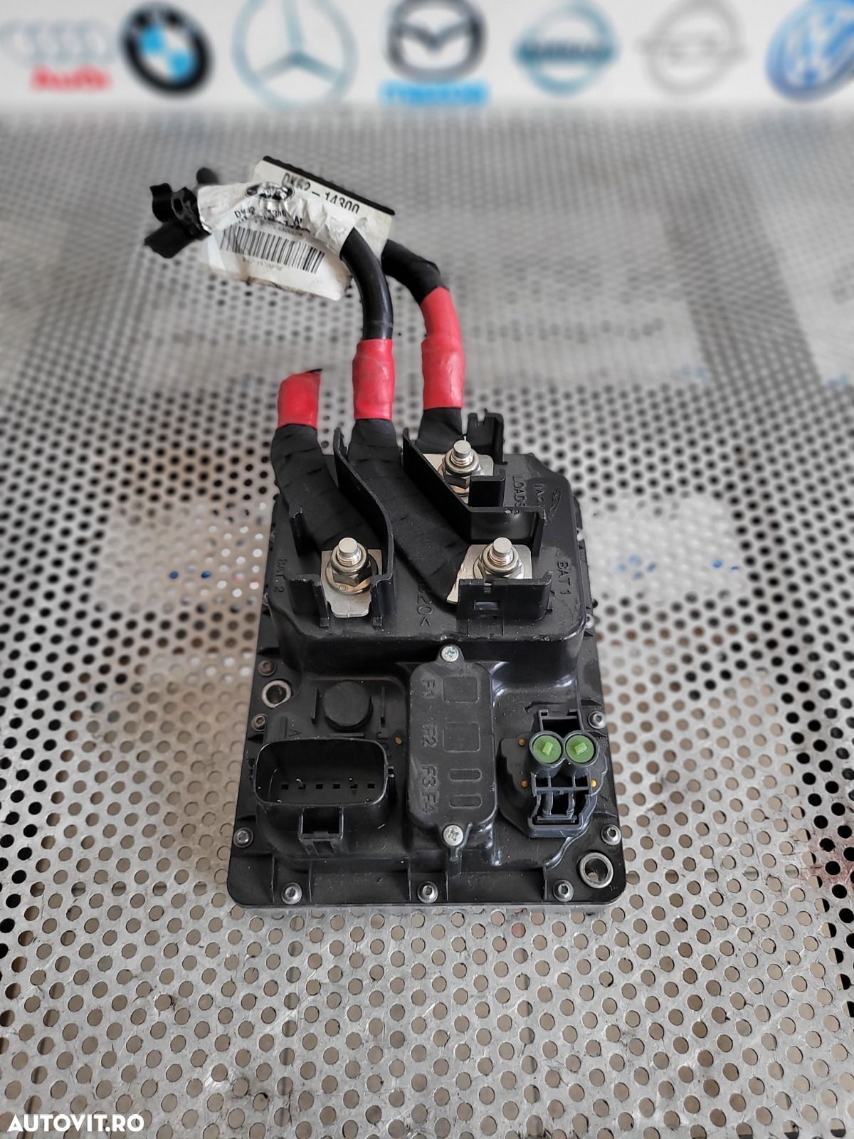 Modul Ecu Unitate Start Stop Releu Electric Distribuire Land Rover Range Rover Sport L494 Vogue Cod DPLA-14F70-AC Dezmembrez Range Rover Sport L494 An 2014-2018 Volan Stanga 3.0 Diesel 306DT - 1