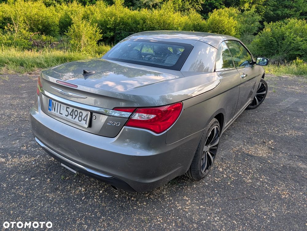 Chrysler 200 - 5