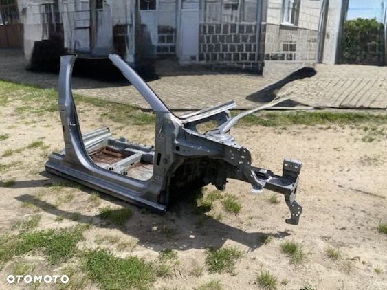 Opel Corsa F tył części karoserii - 7