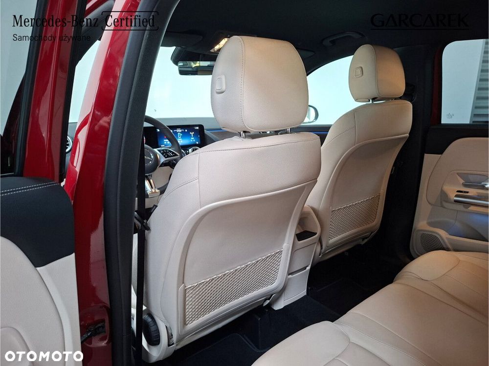 Mercedes-Benz GLA - 18