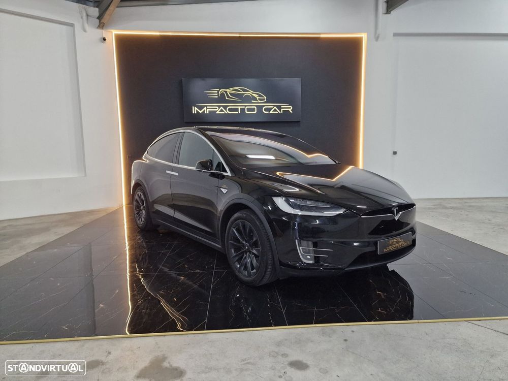 Tesla Model X 90D - 7