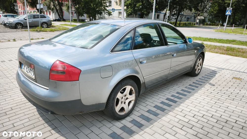 Audi A6 Limousine 2.4 - 4