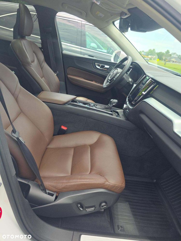 Volvo XC 60 T5 AWD Momentum - 7