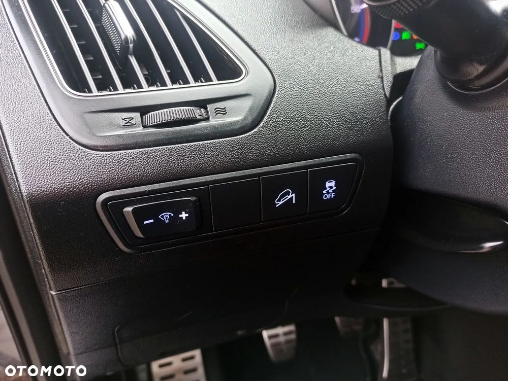 Hyundai ix35 1.7 CRDi 2WD Fifa World Cup Edition - 28