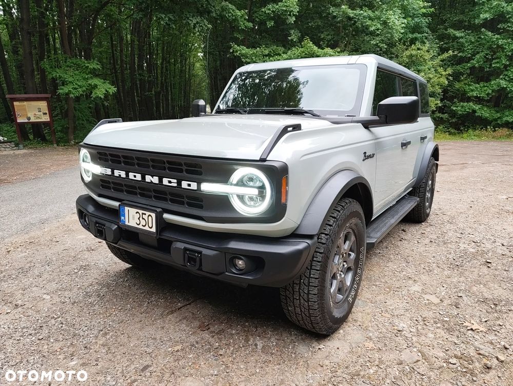 Ford Bronco - 4