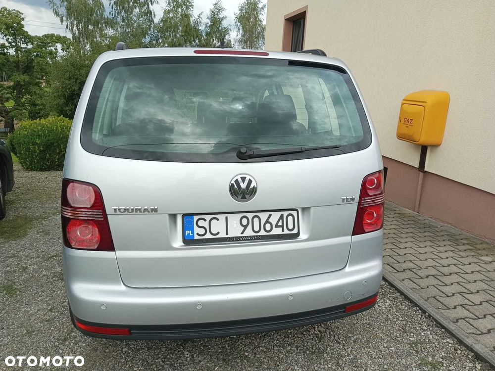 Volkswagen Touran - 3