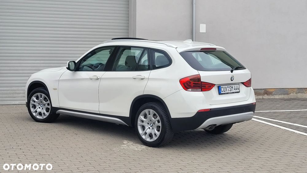 BMW X1 xDrive18d xLine - 11