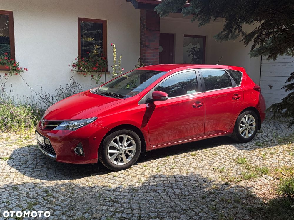 Toyota Auris 1.6 Premium - 2
