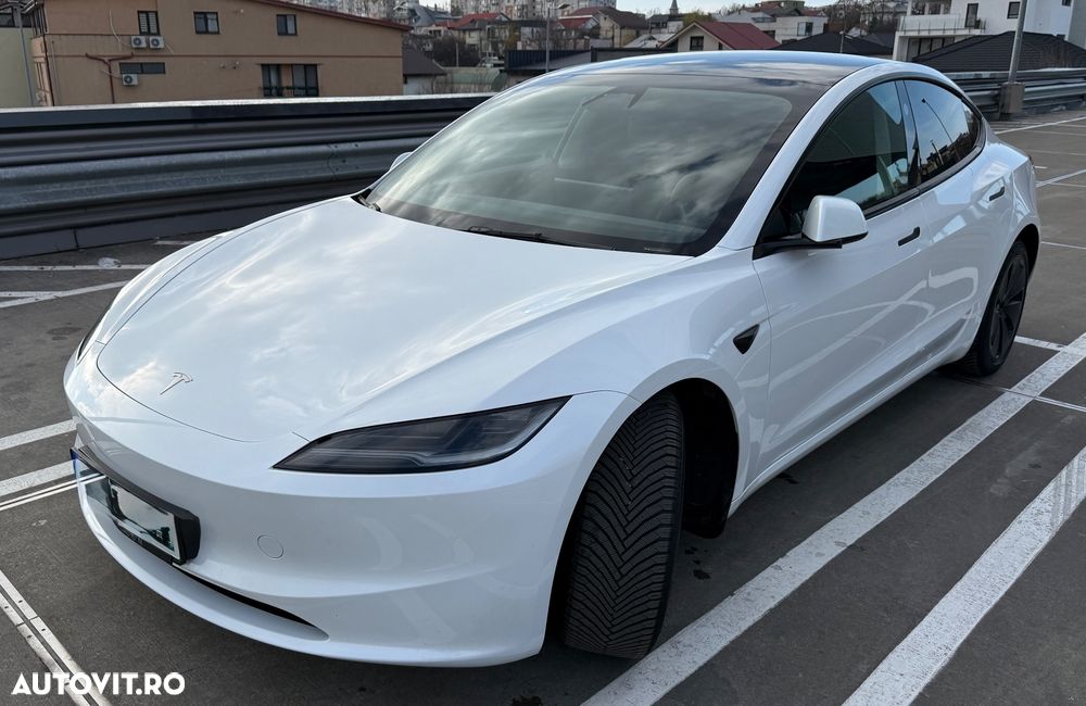 Tesla Model 3 - 3
