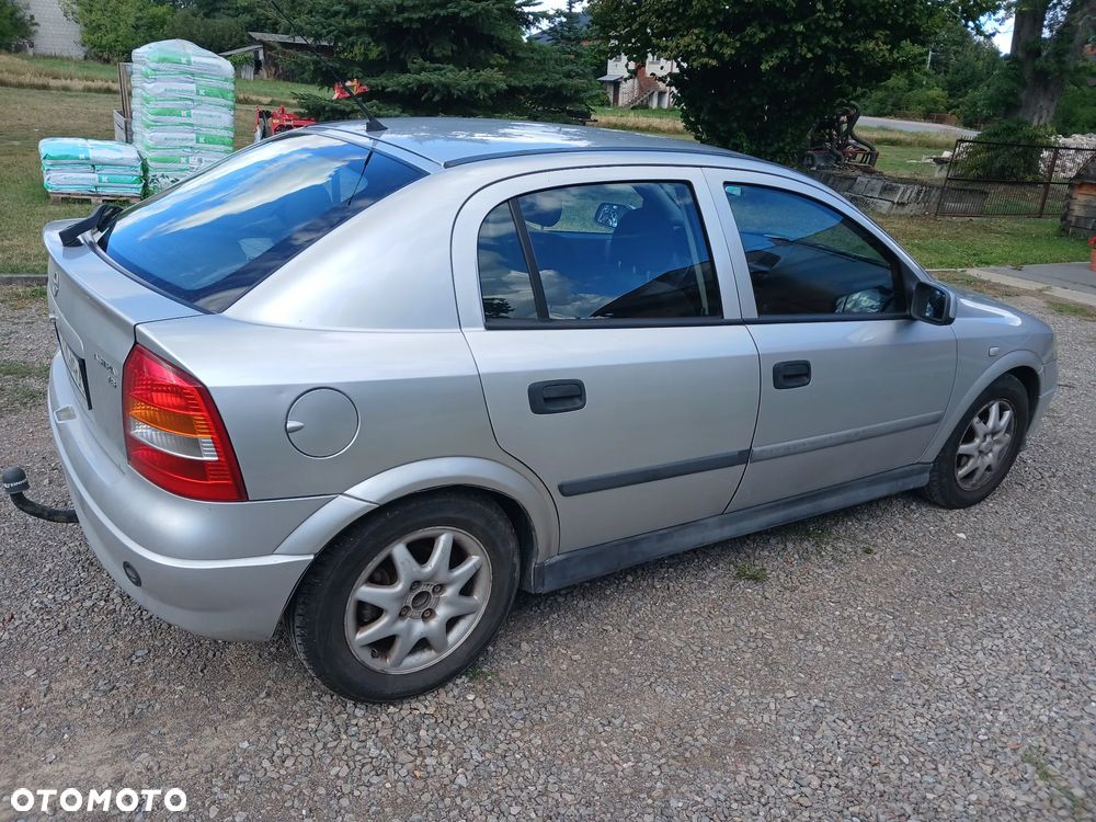 Opel Astra 1.6 - 4