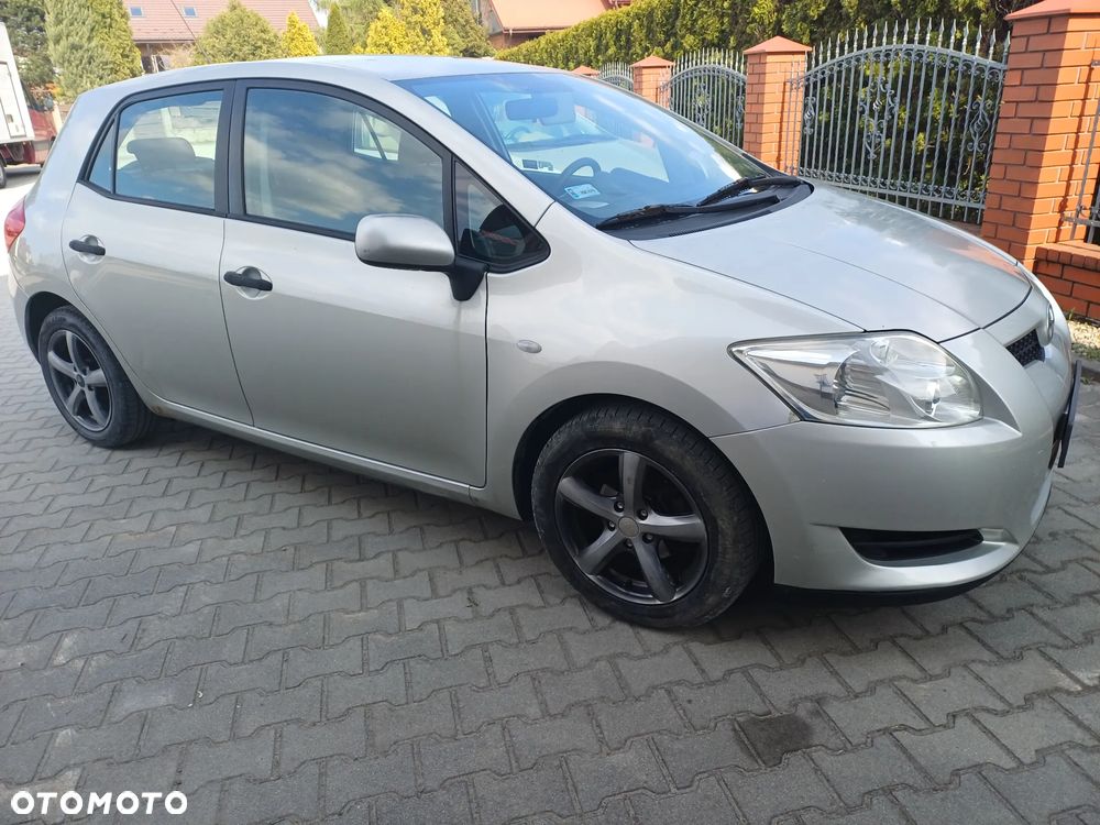 Toyota Auris 1.4 D-4D 2010 - 1