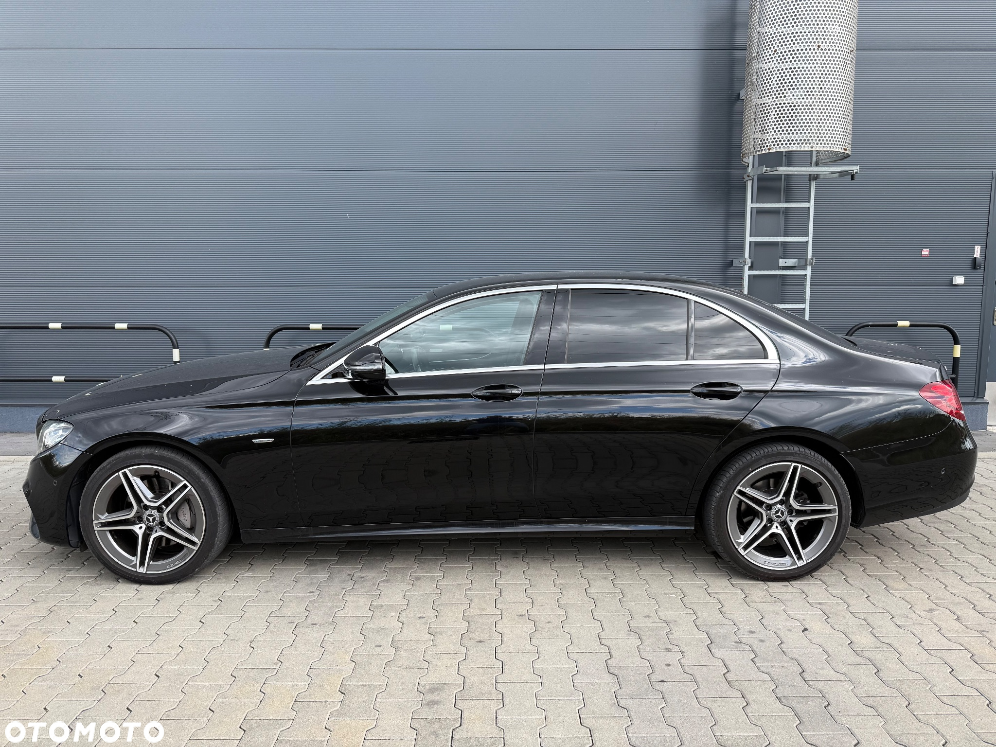 Mercedes-Benz Klasa E 220 d 4-Matic 9G-TRONIC - 8