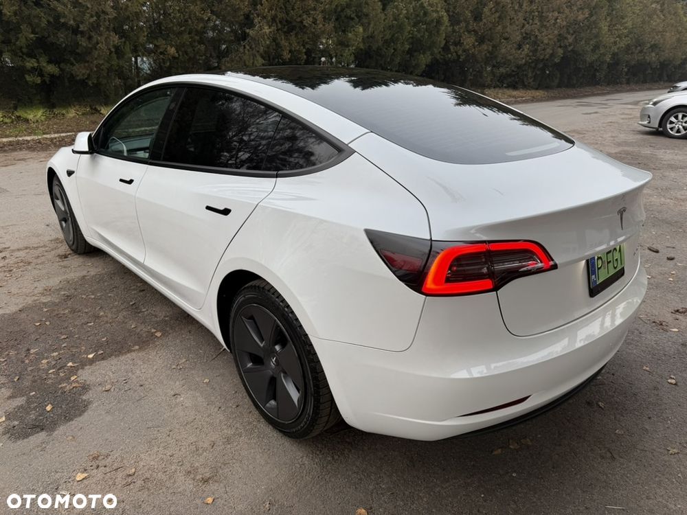 Tesla Model 3 - 3