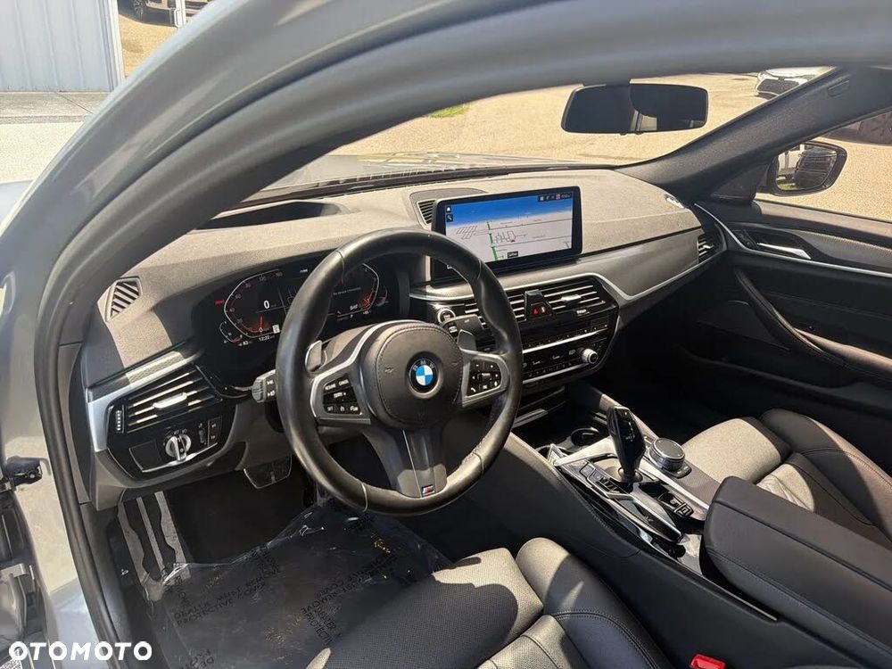 BMW Seria 5 530i - 11