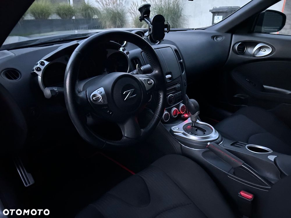 Nissan 370 Z - 11