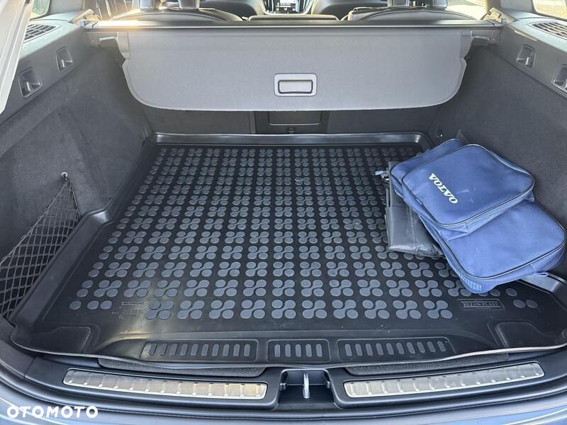 Volvo V60 T4 Momentum Pro - 23