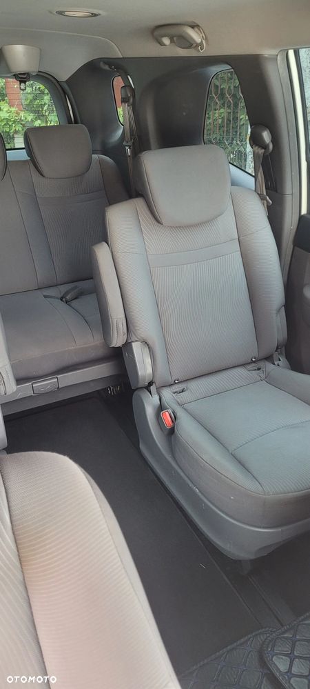SsangYong/KGM Rodius 2.2 D Turismo - 11