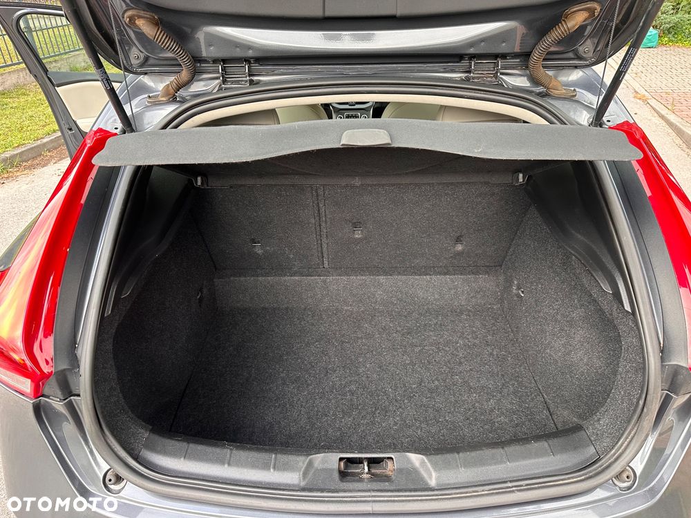 Volvo V40 D2 Summum - 28