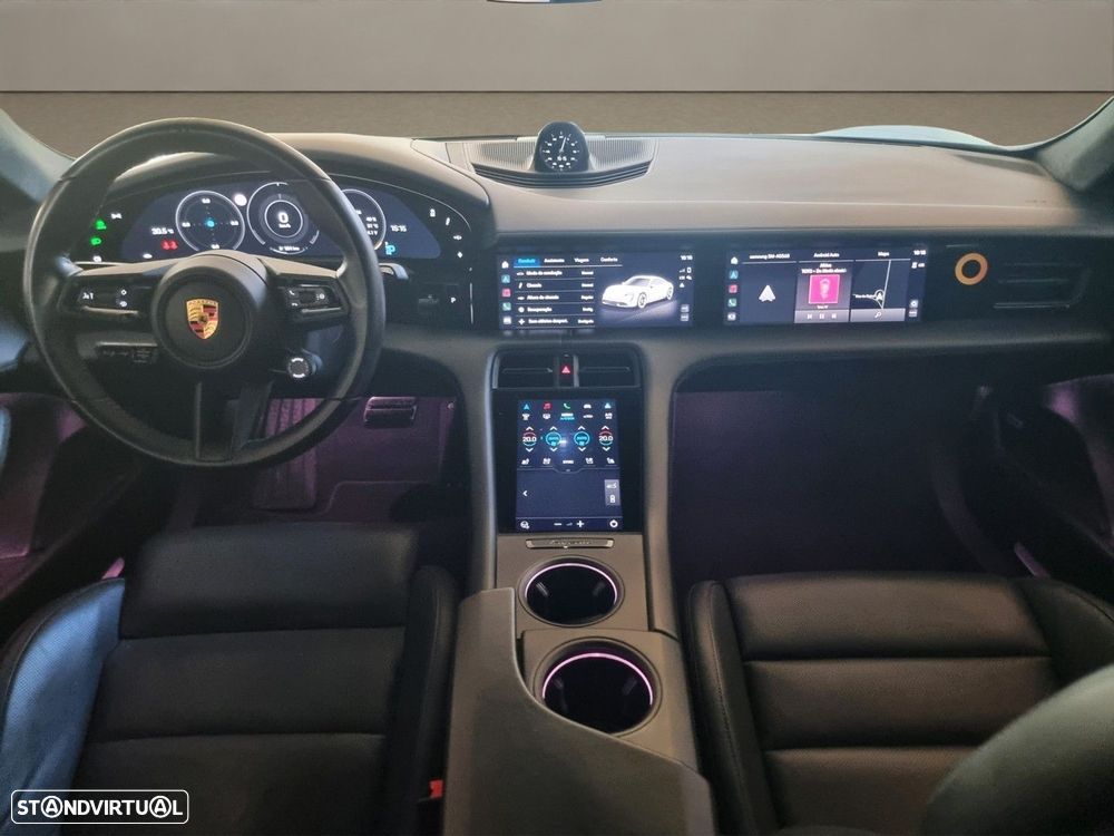 Porsche Taycan Turbo - 11