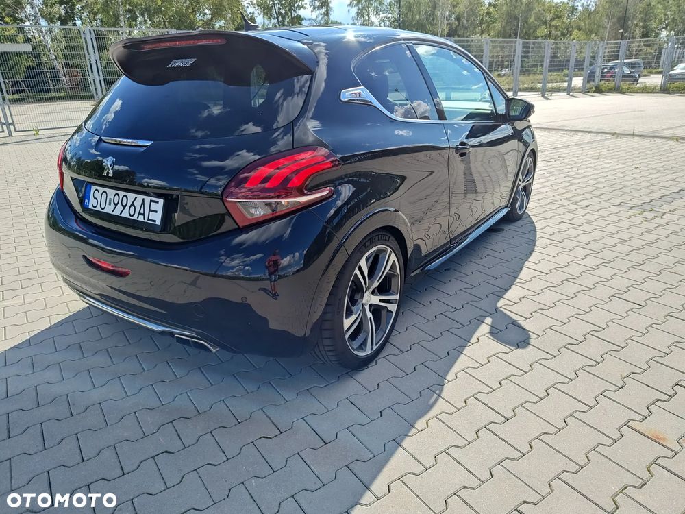 Peugeot 208 - 13