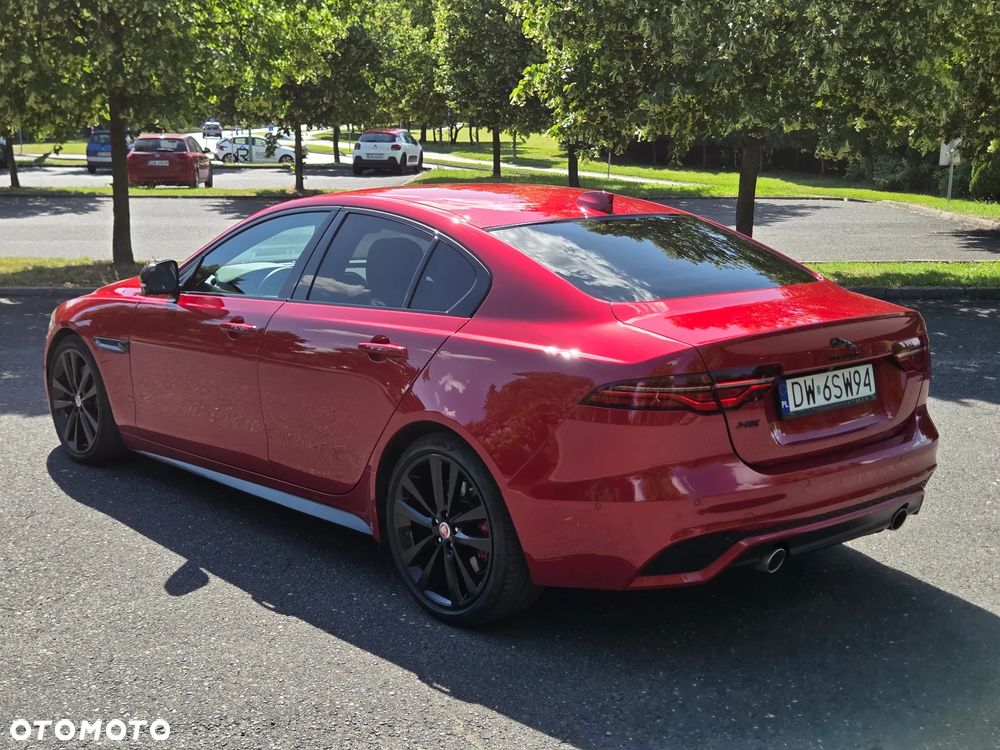 Jaguar XE 2.0 P250 R-Dynamic Black - 17