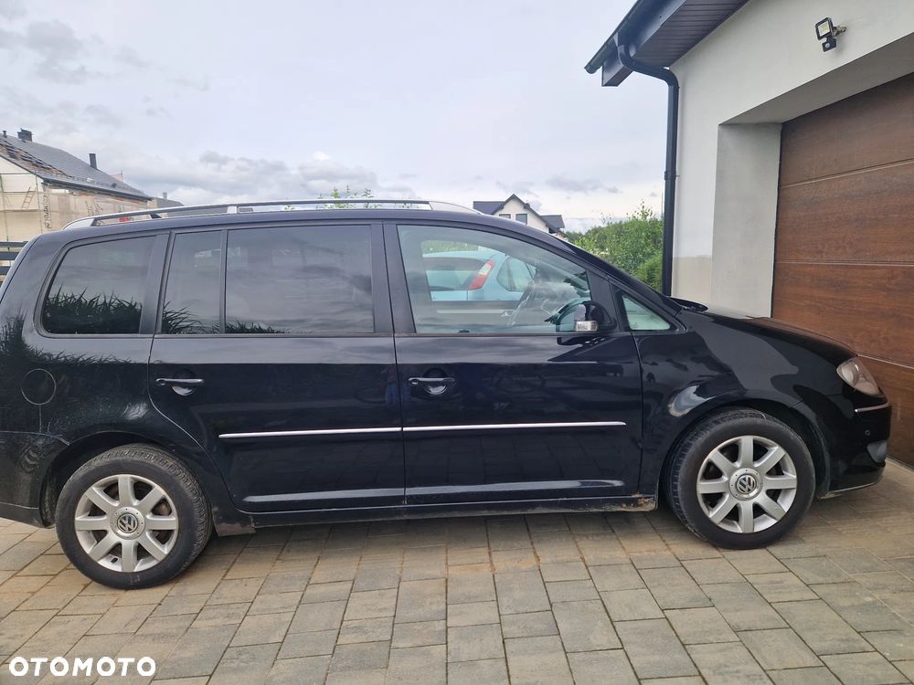 Volkswagen Touran 2.0 TDI Highline - 2