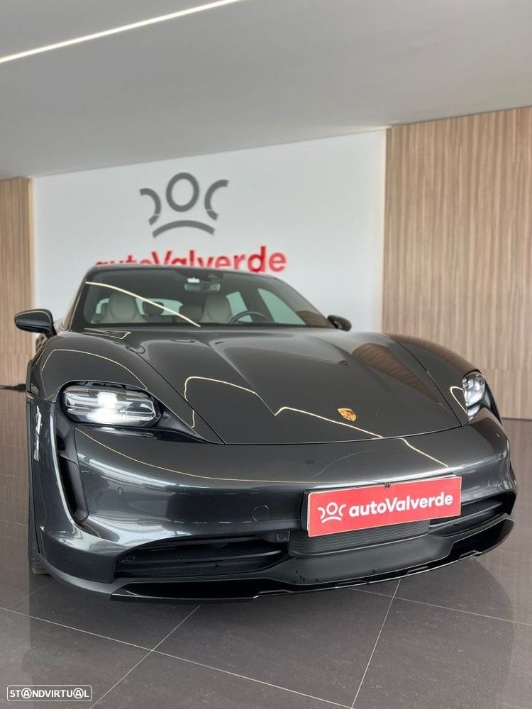 Porsche Taycan Cross Turismo 4 - 4