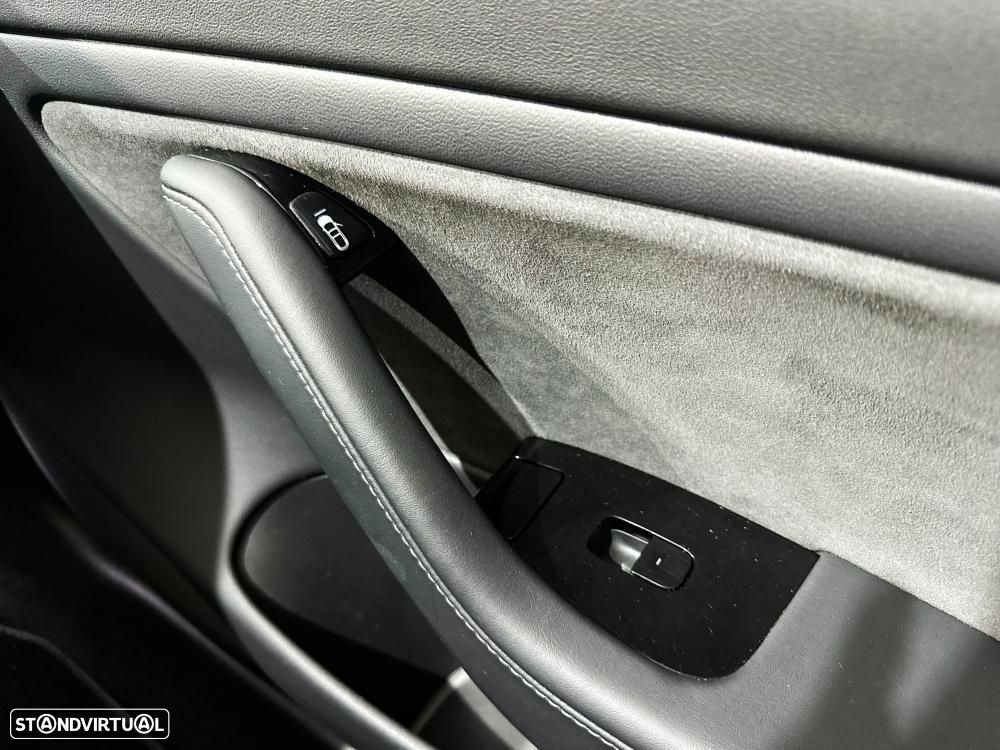 Tesla Model 3 Long-Range Dual Motor AWD - 31