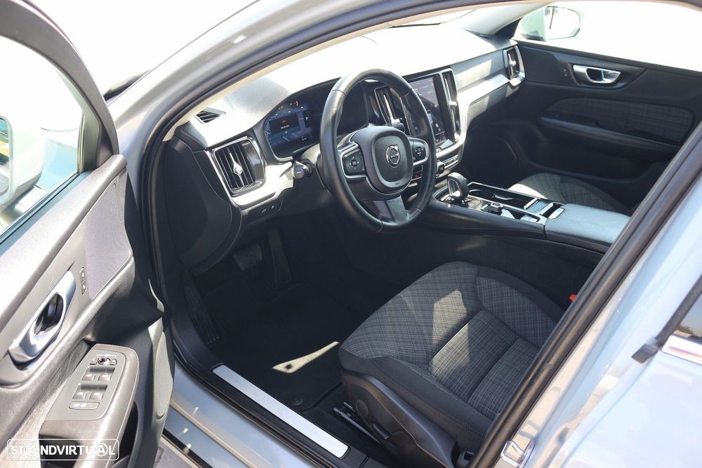 Volvo V60 2.0 T6 AWD TE Essential - 24