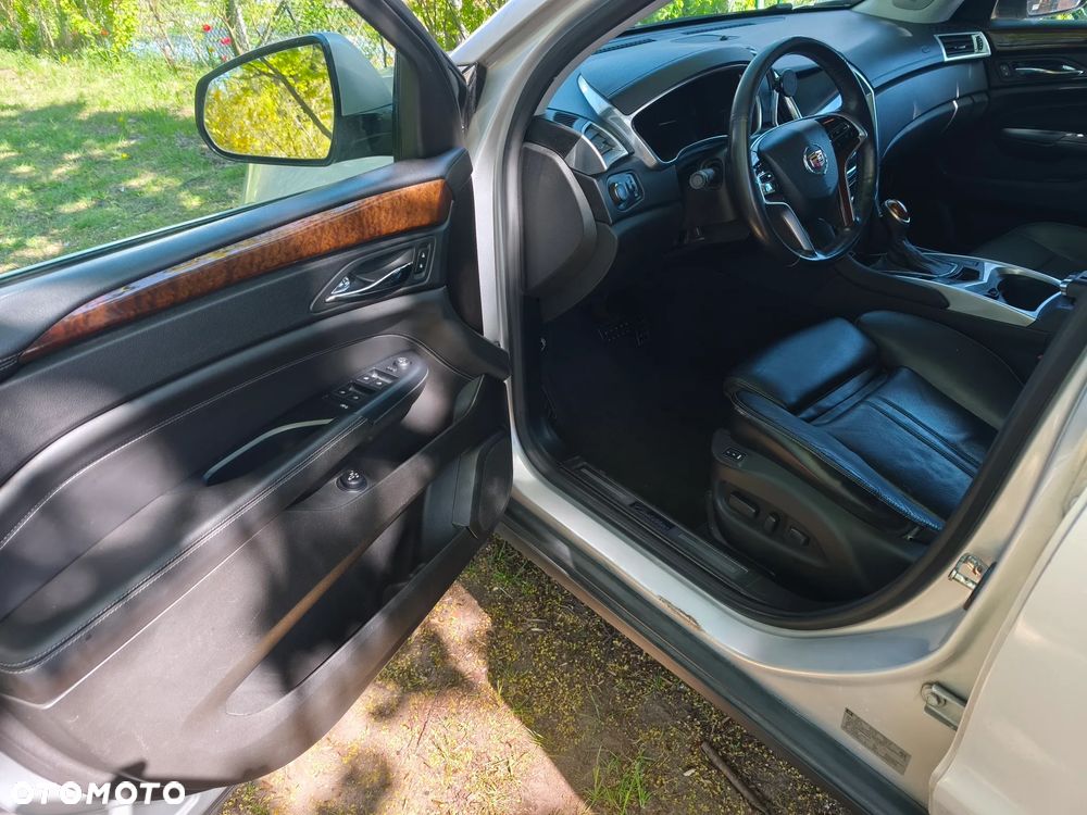 Cadillac SRX - 18