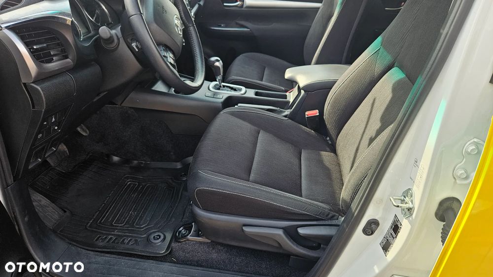 Toyota Hilux 2.8 D-4D Double Cab SR5 4x4 - 19