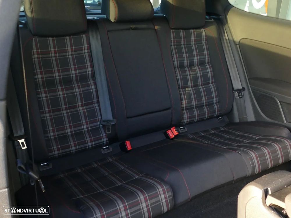 VW Golf 2.0 TSi GTI DSG - 30