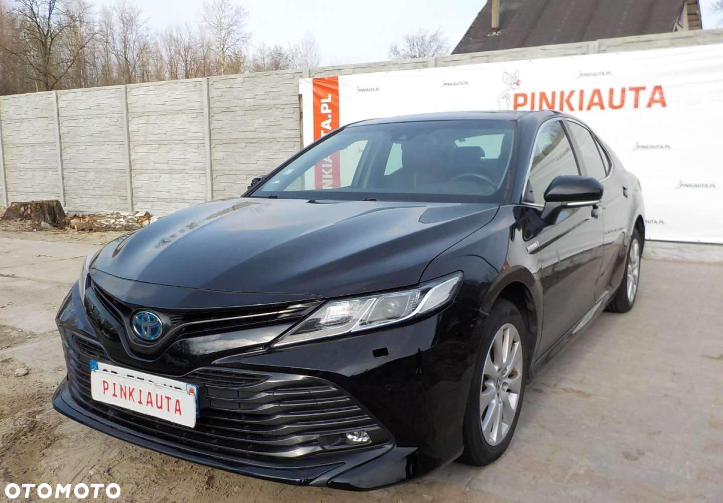 Toyota Camry - 4