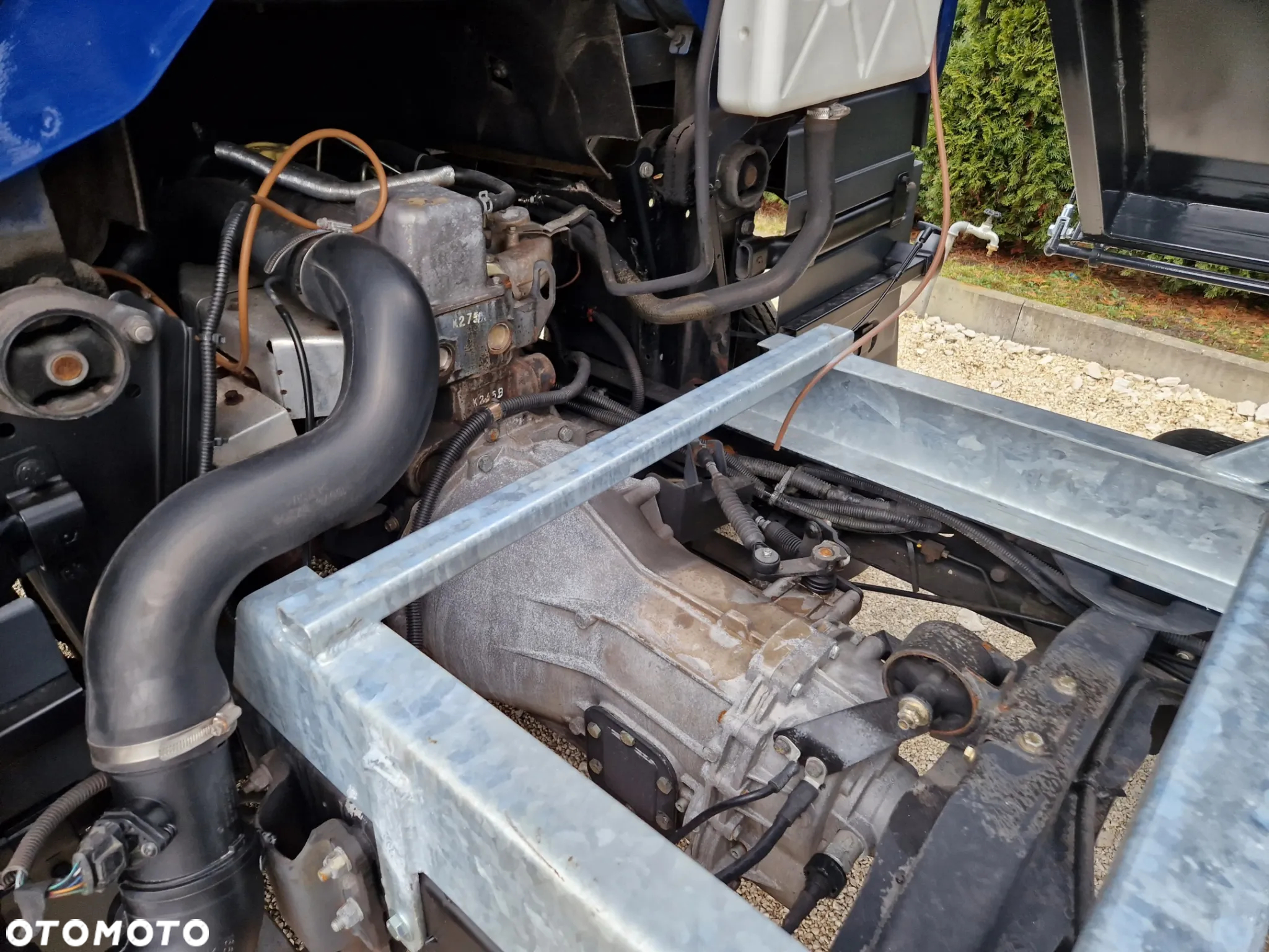 Nissan Atleon 3.0 - 12
