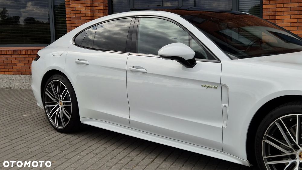 Porsche Panamera 4 E-Hybrid - 6