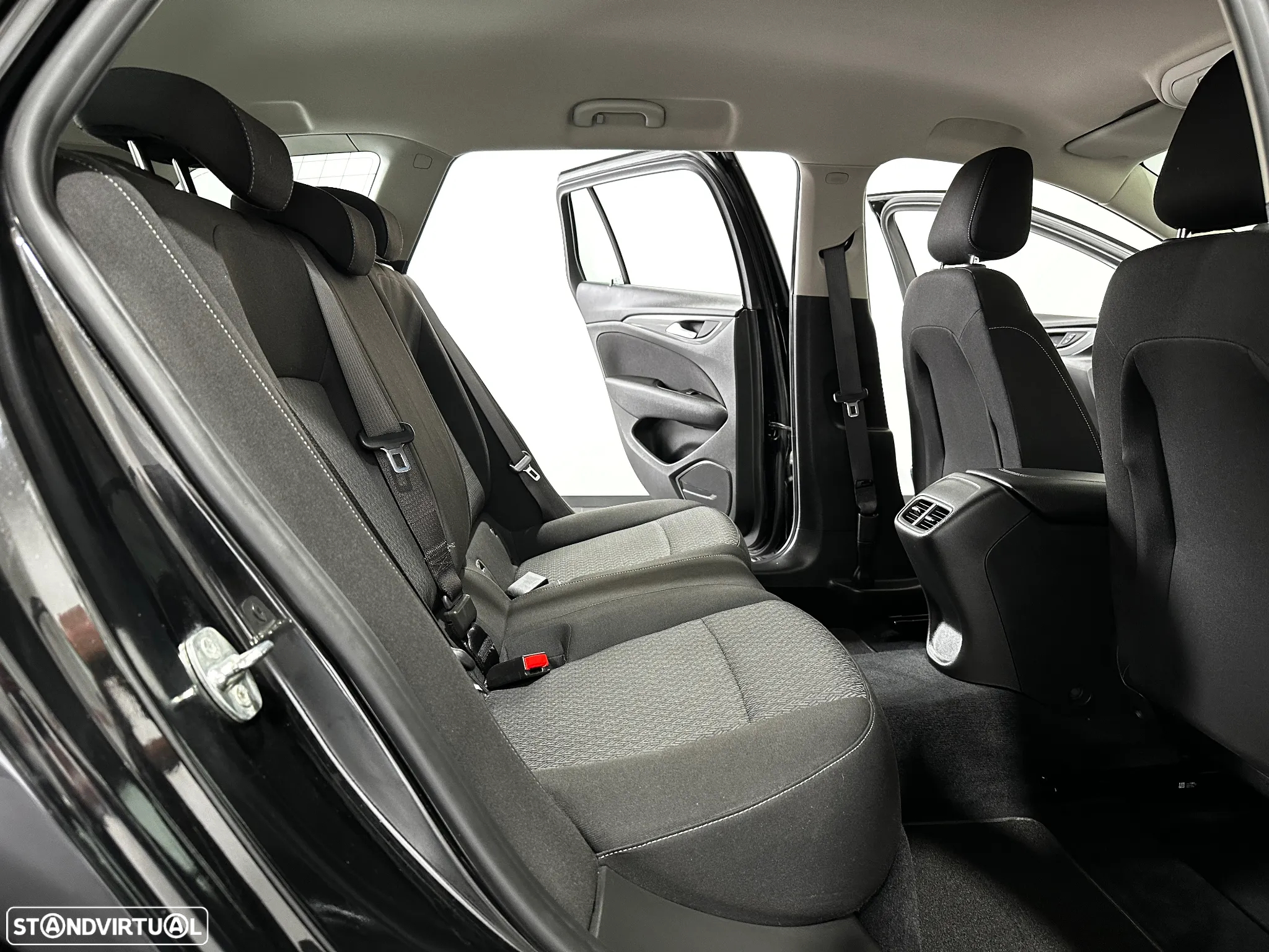 Opel Insignia Grand Sport 1.6 CDTi Business Edition - 43