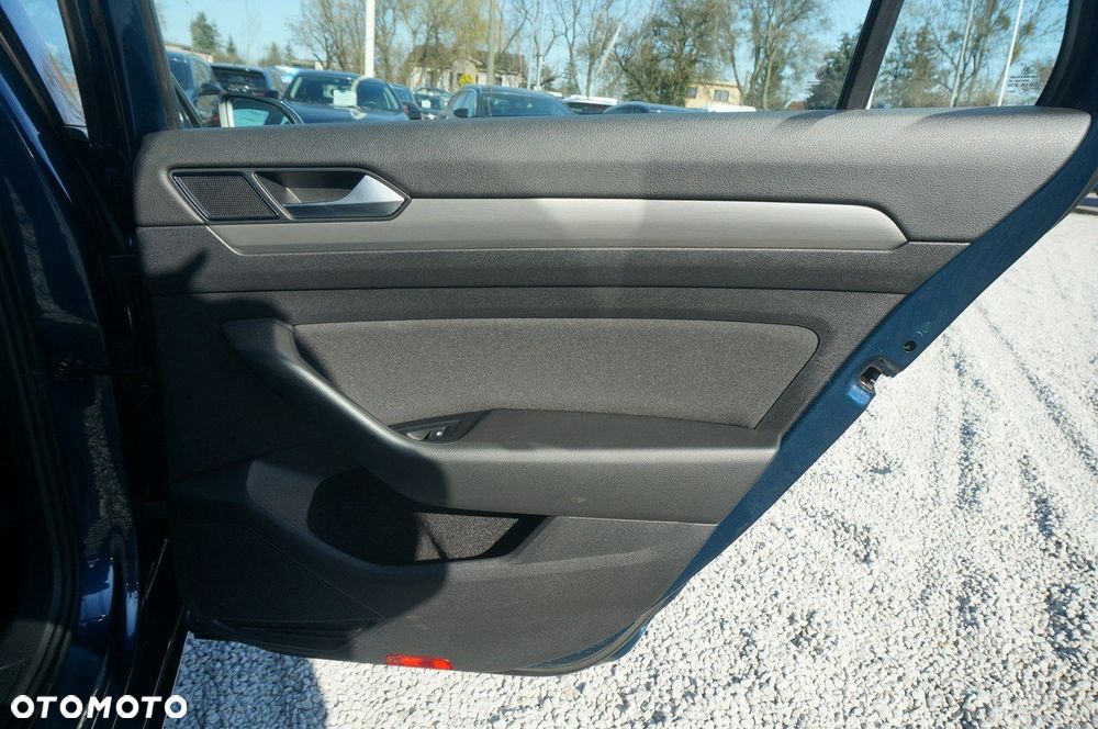 Volkswagen Passat Variant 2.0 TDI EVO Essence - 30