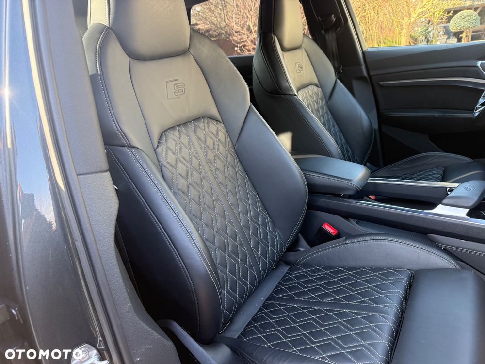 Audi e-tron - 23