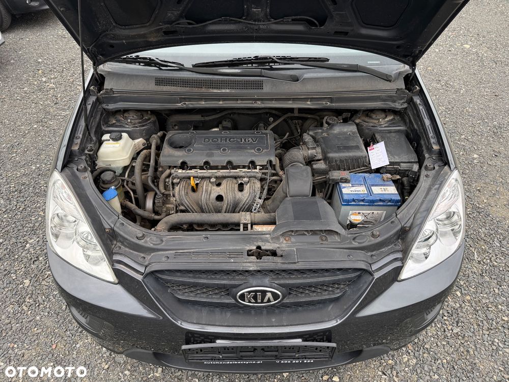 Kia Carens 2.0 CVVT EX - 28