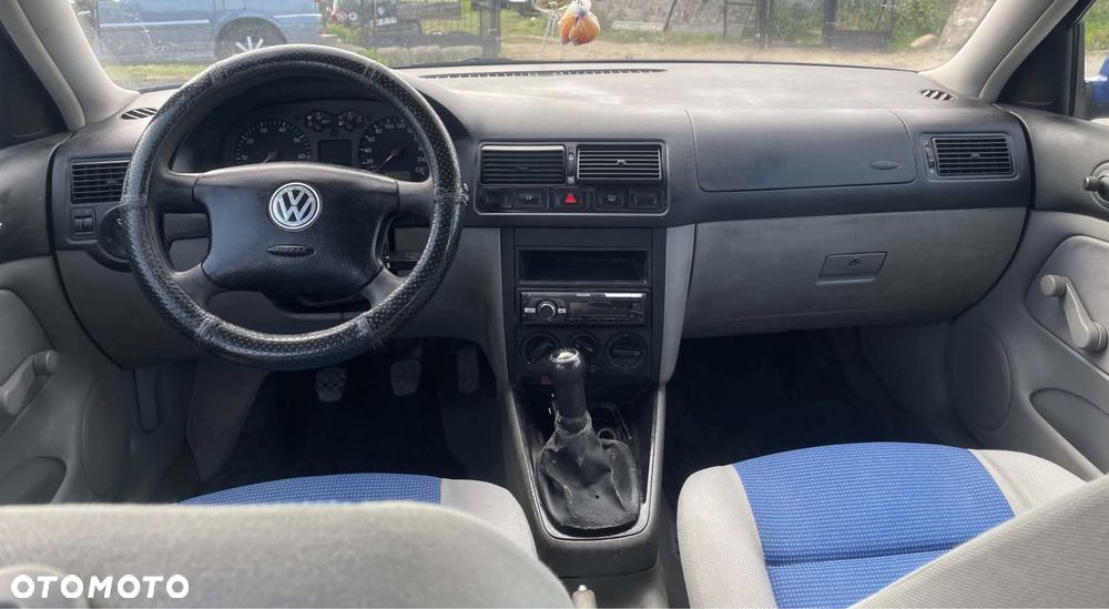 Volkswagen Golf - 8