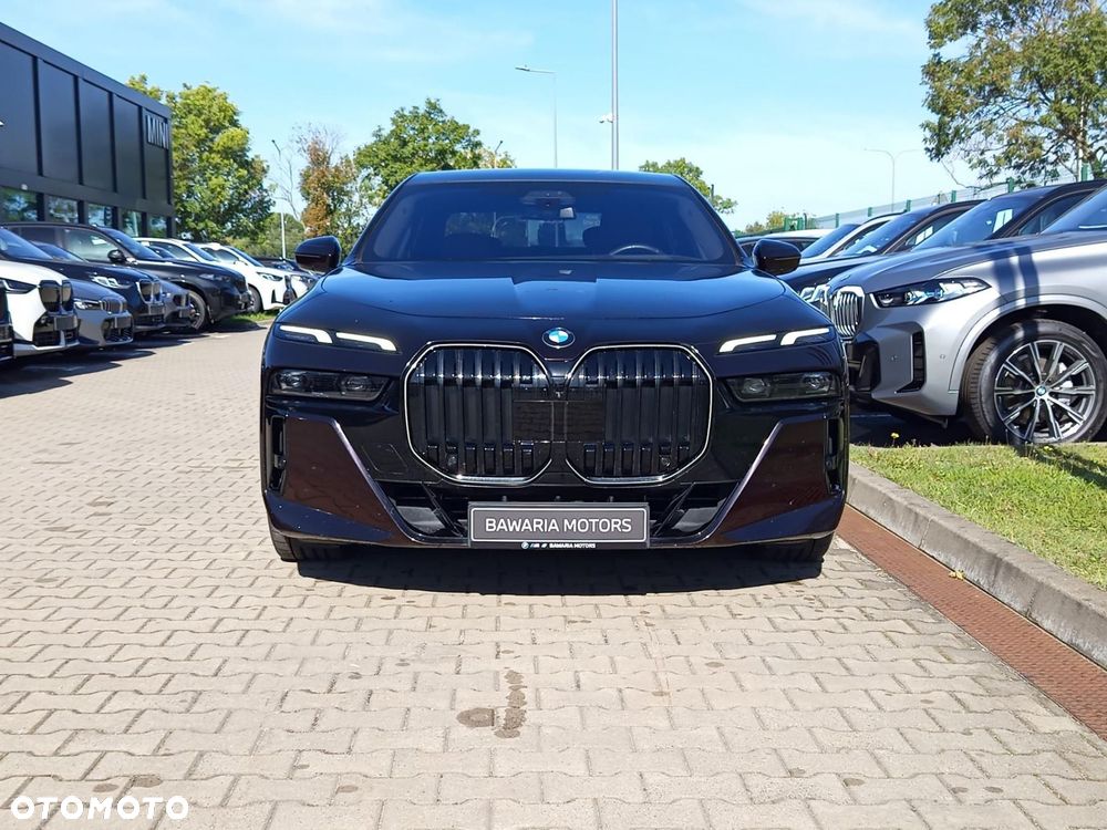 BMW Seria 7 - 8